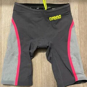 Arena tech suit carbon 3%